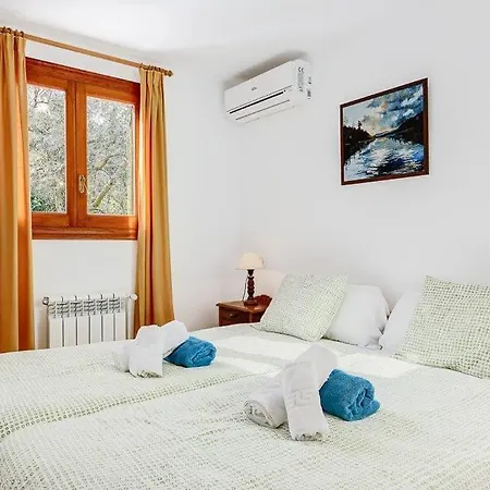 Villa Sleeps 6 Pool Air Con Wifi *